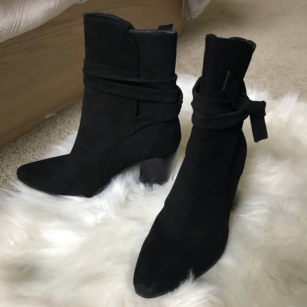 Banana republic heeled boots in black size 7.5